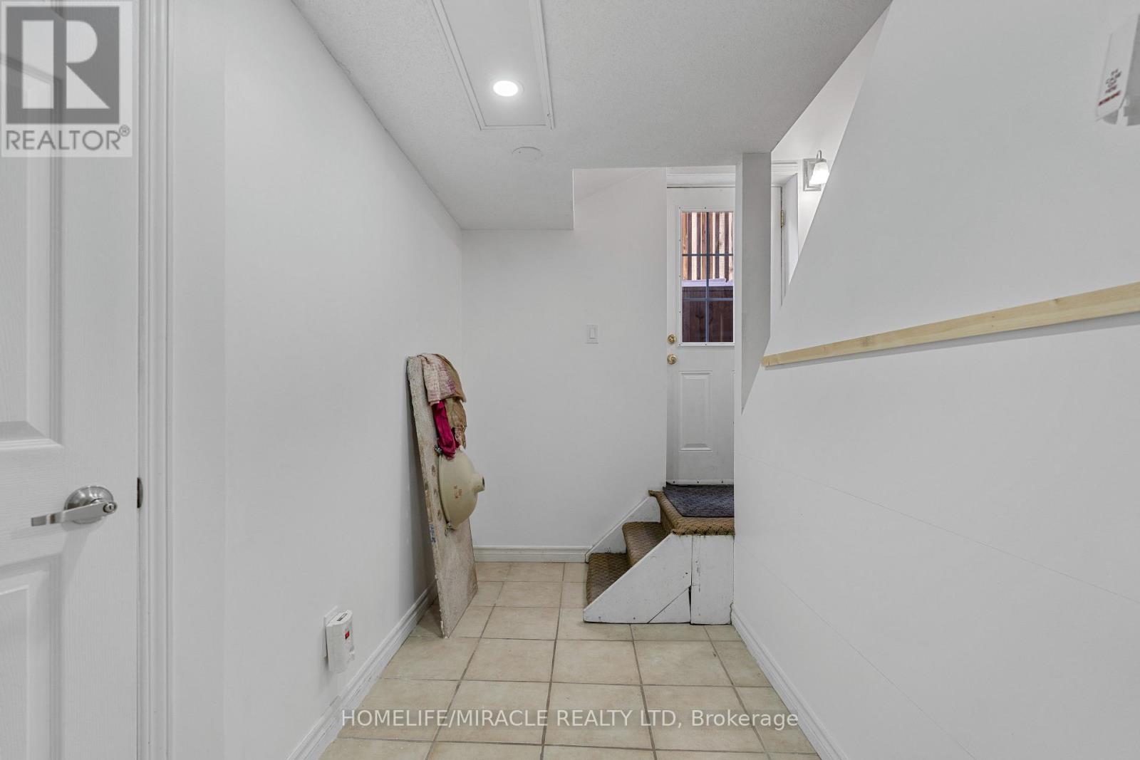 Basement - 3081 Nawbrook Road, Mississauga, Ontario L4X 2W3 - Photo 14 - W12629048