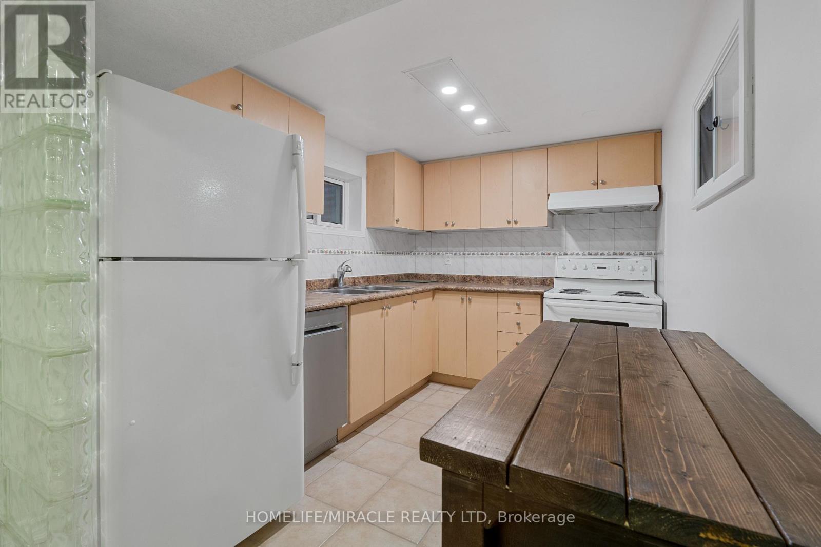 Basement - 3081 Nawbrook Road, Mississauga, Ontario L4X 2W3 - Photo 3 - W12629048