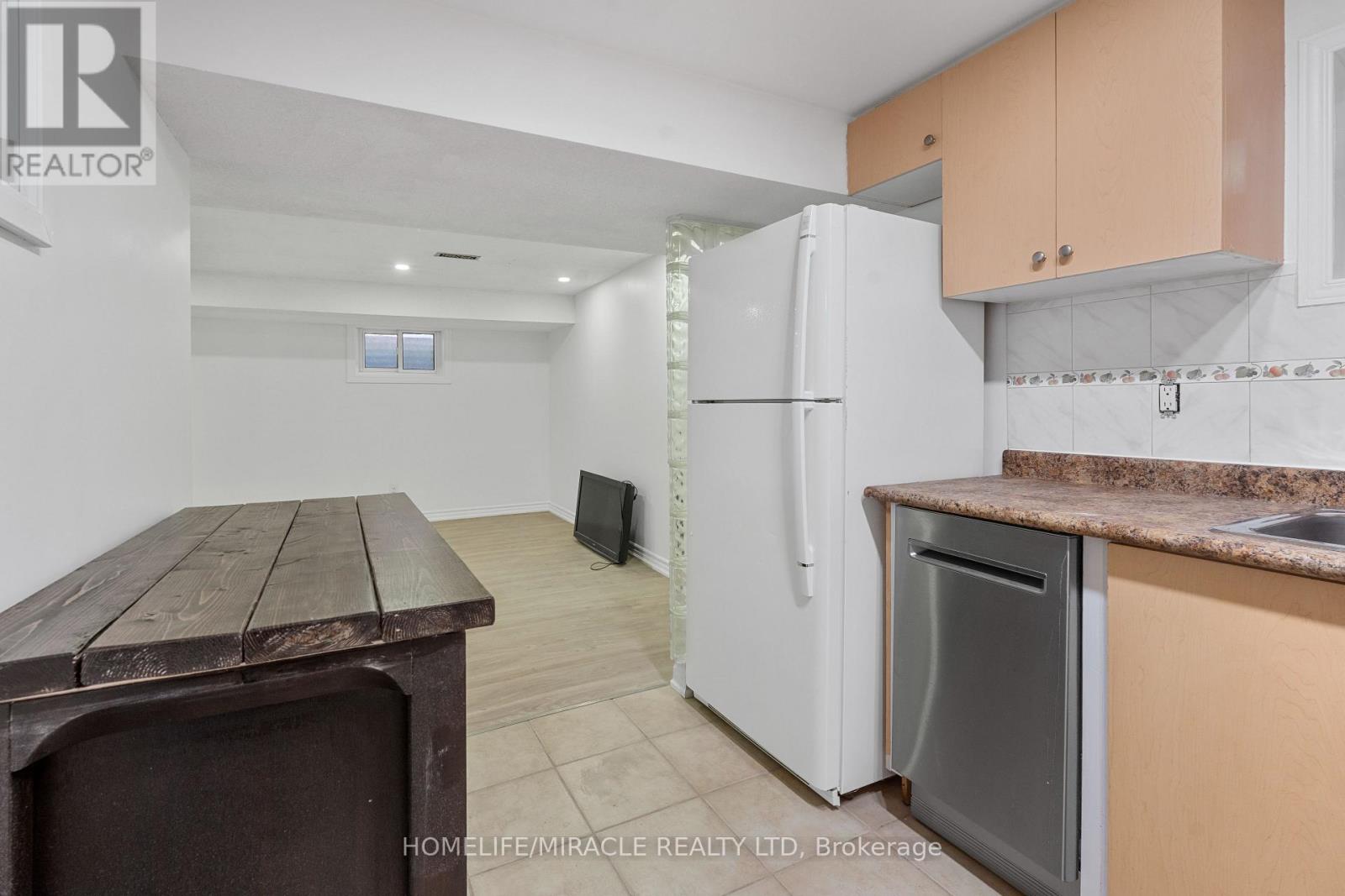 Basement - 3081 Nawbrook Road, Mississauga, Ontario L4X 2W3 - Photo 5 - W12629048