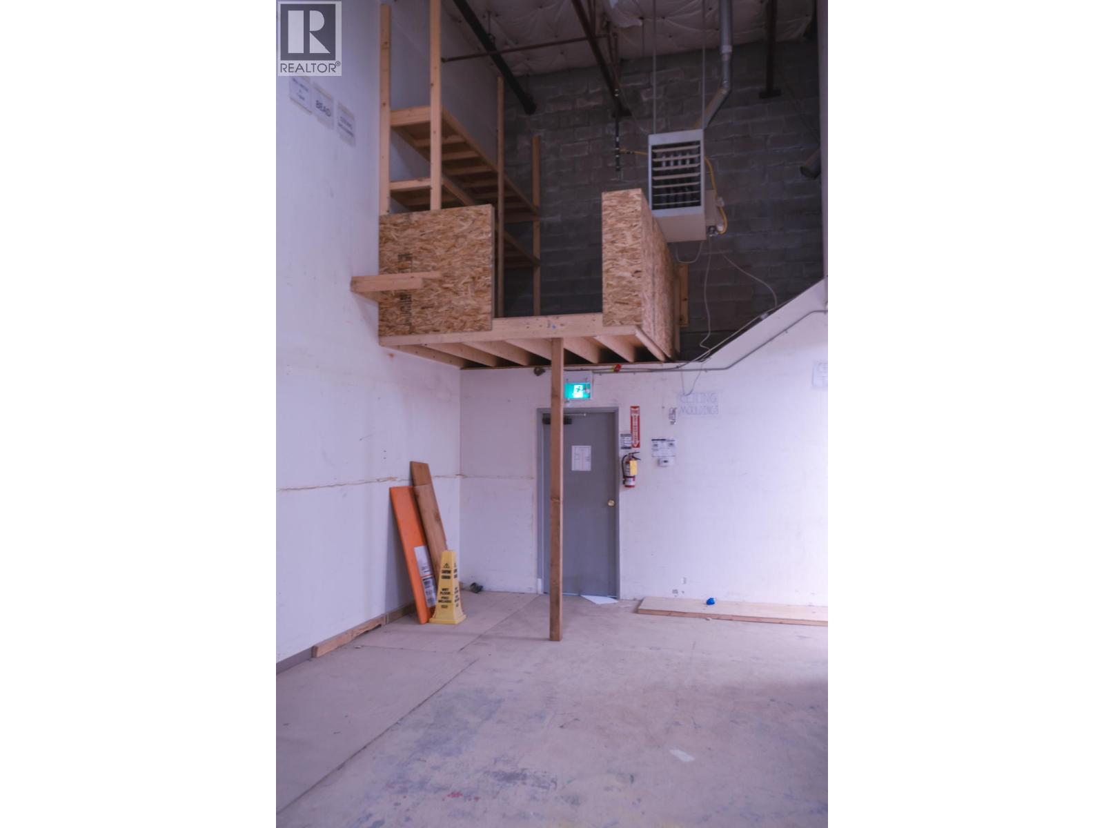 Listing Picture 7 of 16 : 105 2544 DOUGLAS ROAD, Burnaby / 本拿比 - 魯藝地產 Yvonne Lu Group - MLS Medallion Club Member