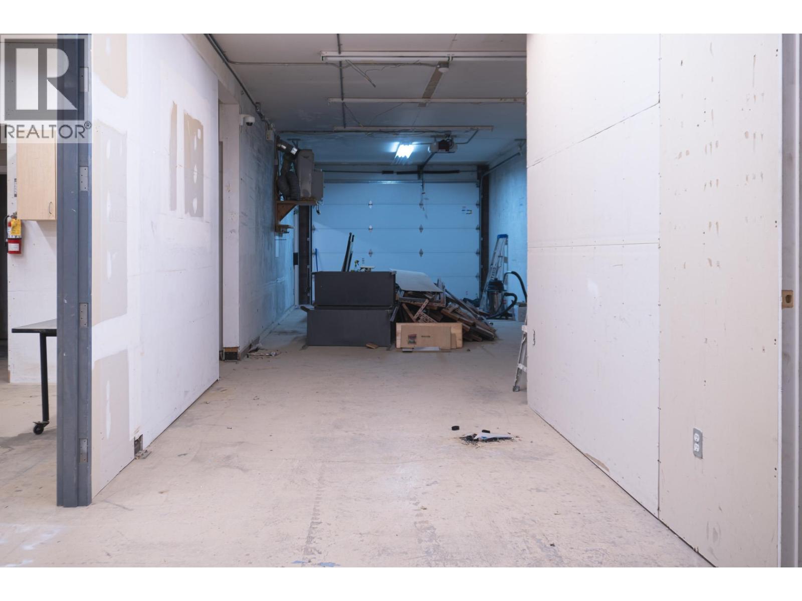 Listing Picture 9 of 16 : 105 2544 DOUGLAS ROAD, Burnaby / 本拿比 - 魯藝地產 Yvonne Lu Group - MLS Medallion Club Member