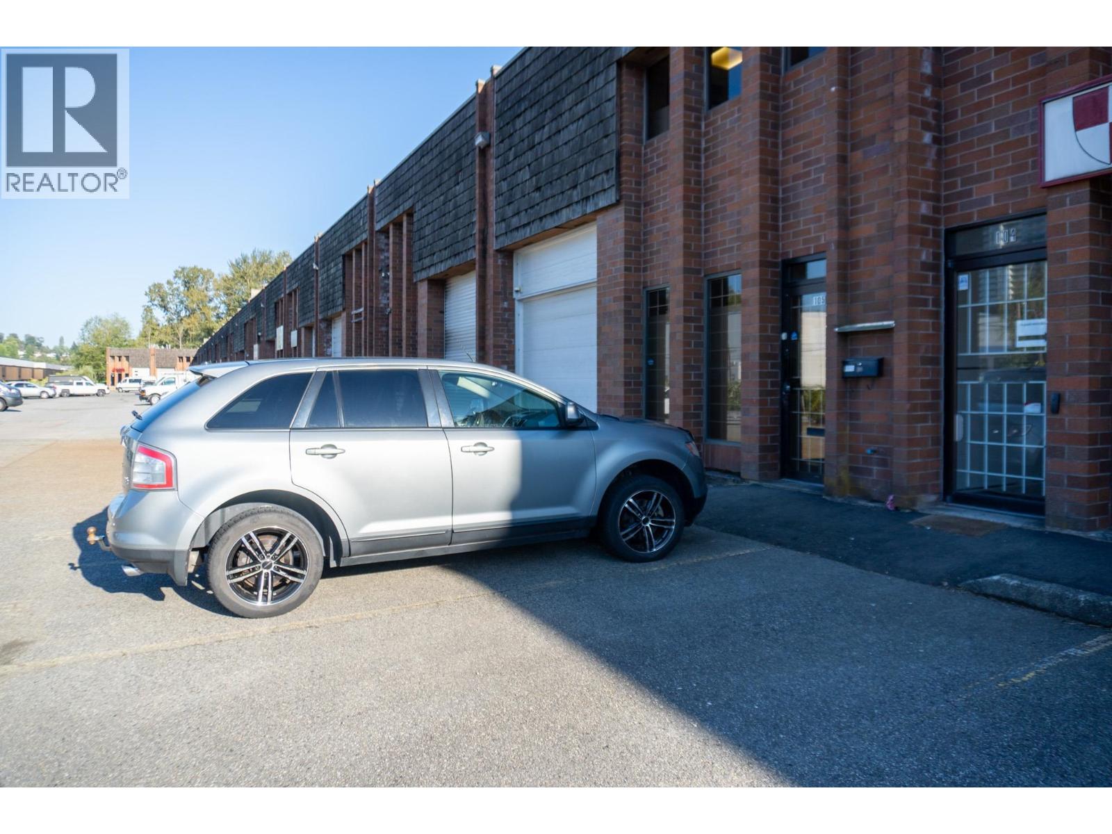 Listing Picture 11 of 16 : 105 2544 DOUGLAS ROAD, Burnaby / 本拿比 - 魯藝地產 Yvonne Lu Group - MLS Medallion Club Member