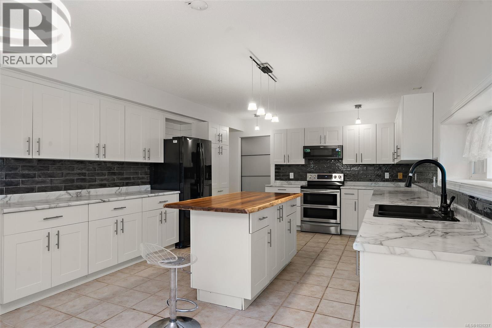 3915 Gilbert Dr, Metchosin, British Columbia  V9C 4B2 - Photo 23 - 1020227