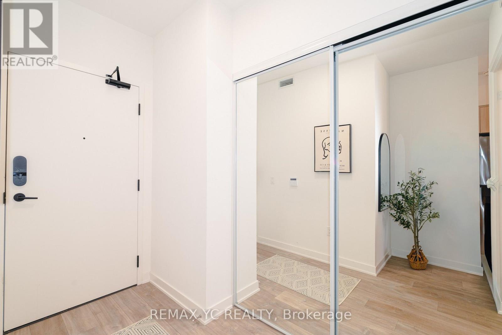 1802 - 100 Dalhousie Street, Toronto, Ontario  M5B 0C7 - Photo 4 - C12730546