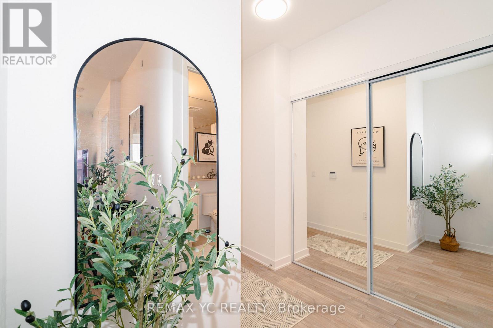 1802 - 100 Dalhousie Street, Toronto, Ontario  M5B 0C7 - Photo 6 - C12730546