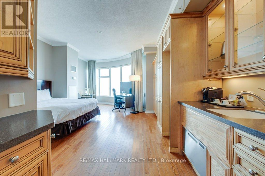 4305 - 1 King Street W, Toronto, Ontario M5H 1A1 - Photo 2 - C12730578