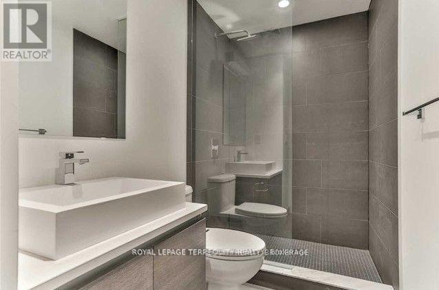 701 - 111 Bathurst Street, Toronto, Ontario  M5V 0M9 - Photo 11 - C12730592