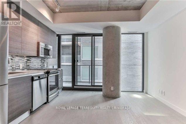 701 - 111 Bathurst Street, Toronto, Ontario  M5V 0M9 - Photo 4 - C12730592