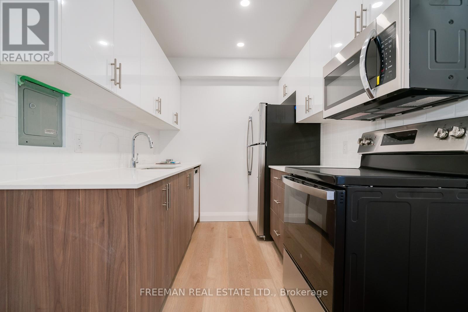 313 - 2707 Yonge Street, Toronto, Ontario  M4N 2H8 - Photo 3 - C12730662