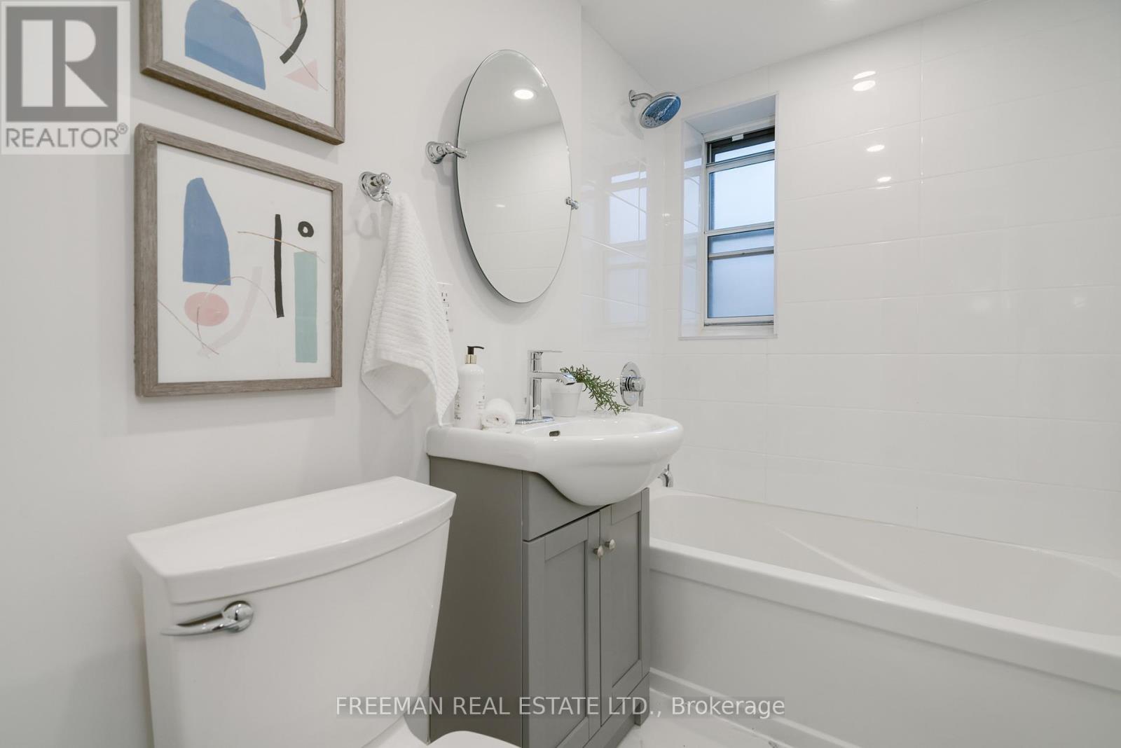 313 - 2707 Yonge Street, Toronto, Ontario  M4N 2H8 - Photo 4 - C12730662