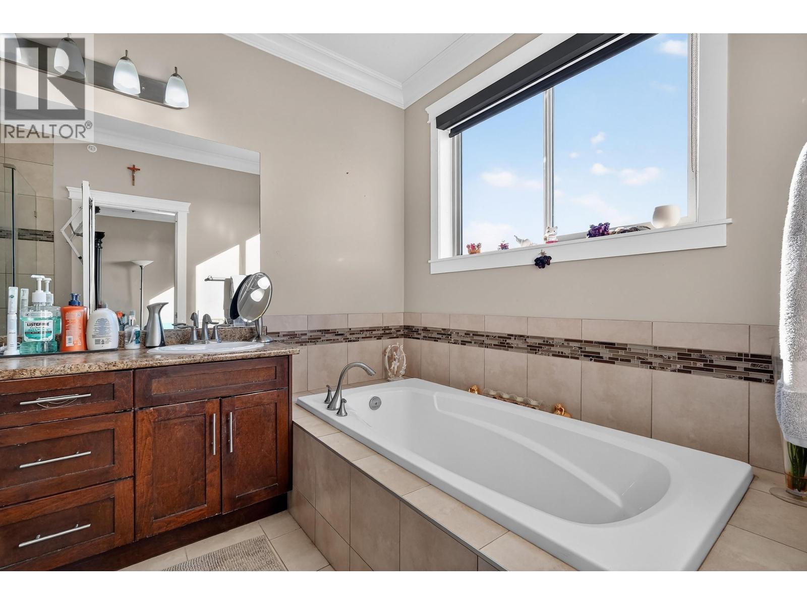 23015 Olund Crescent, Maple Ridge, British Columbia  V2X 9L3 - Photo 14 - R3083064