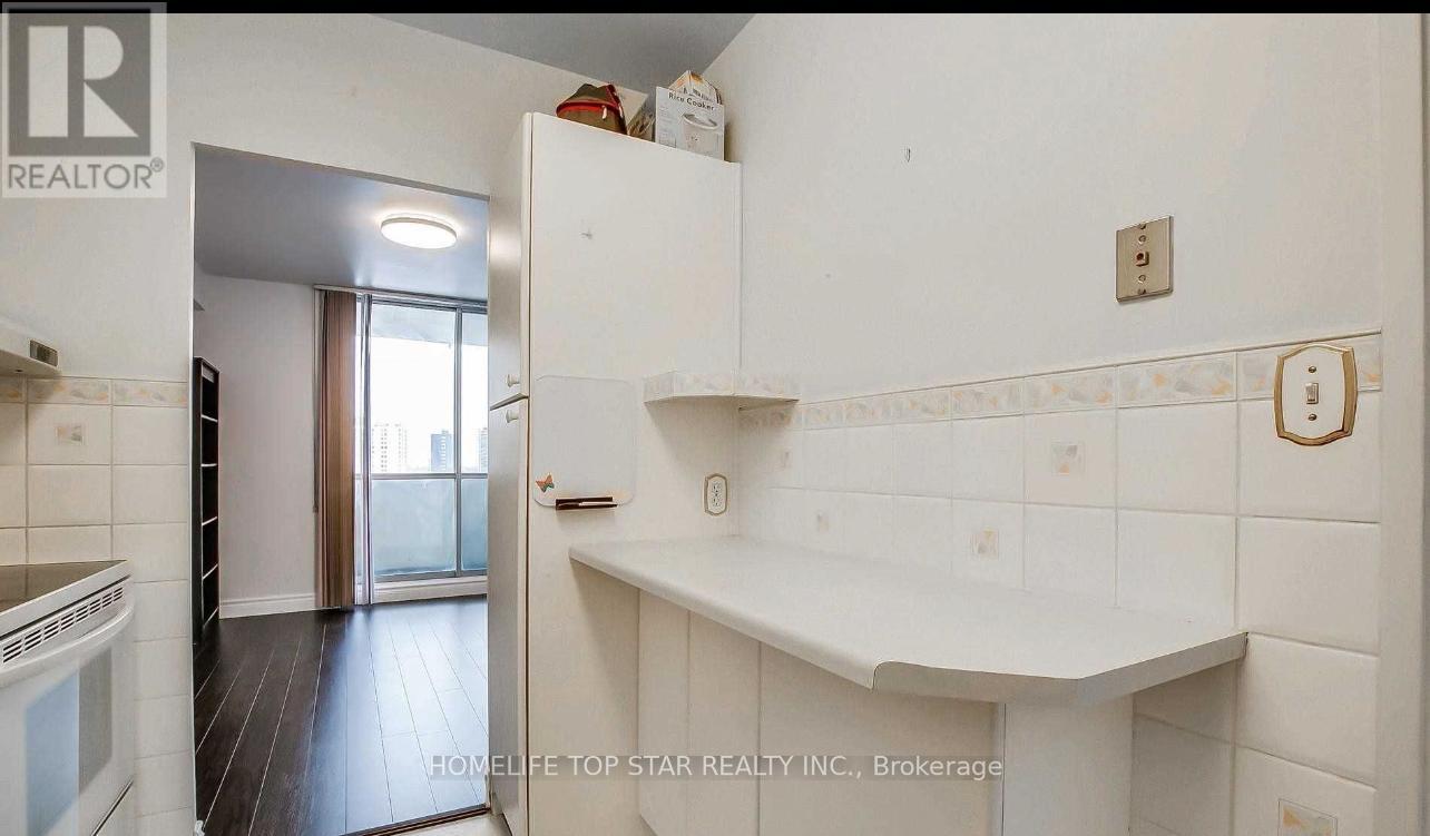 1806 - 5 Massey Square, Toronto, Ontario  M4C 5L6 - Photo 5 - E12730622