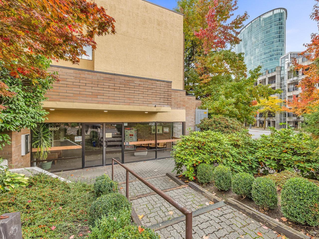 211 10157 UNIVERSITY DRIVE, Surrey, British Columbia