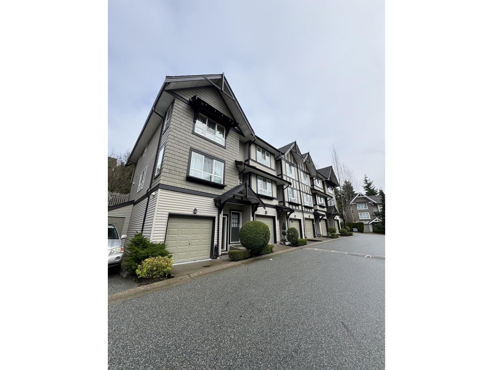 87 6747 203 St Street, Langley, British Columbia  V2Y 3B5 - Photo 1 - R3083265
