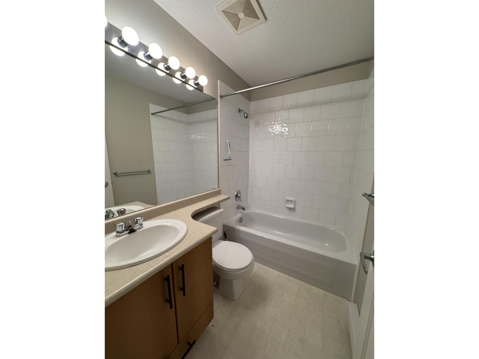 87 6747 203 St Street, Langley, British Columbia  V2Y 3B5 - Photo 10 - R3083265