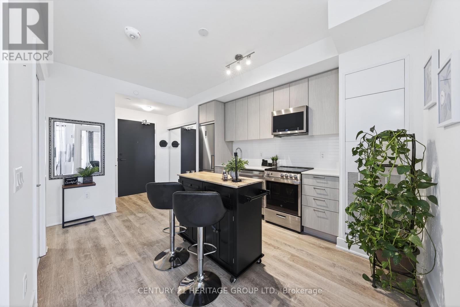 312 - 185 Deerfield Road, Newmarket, Ontario  L3Y 0G7 - Photo 7 - N12730536