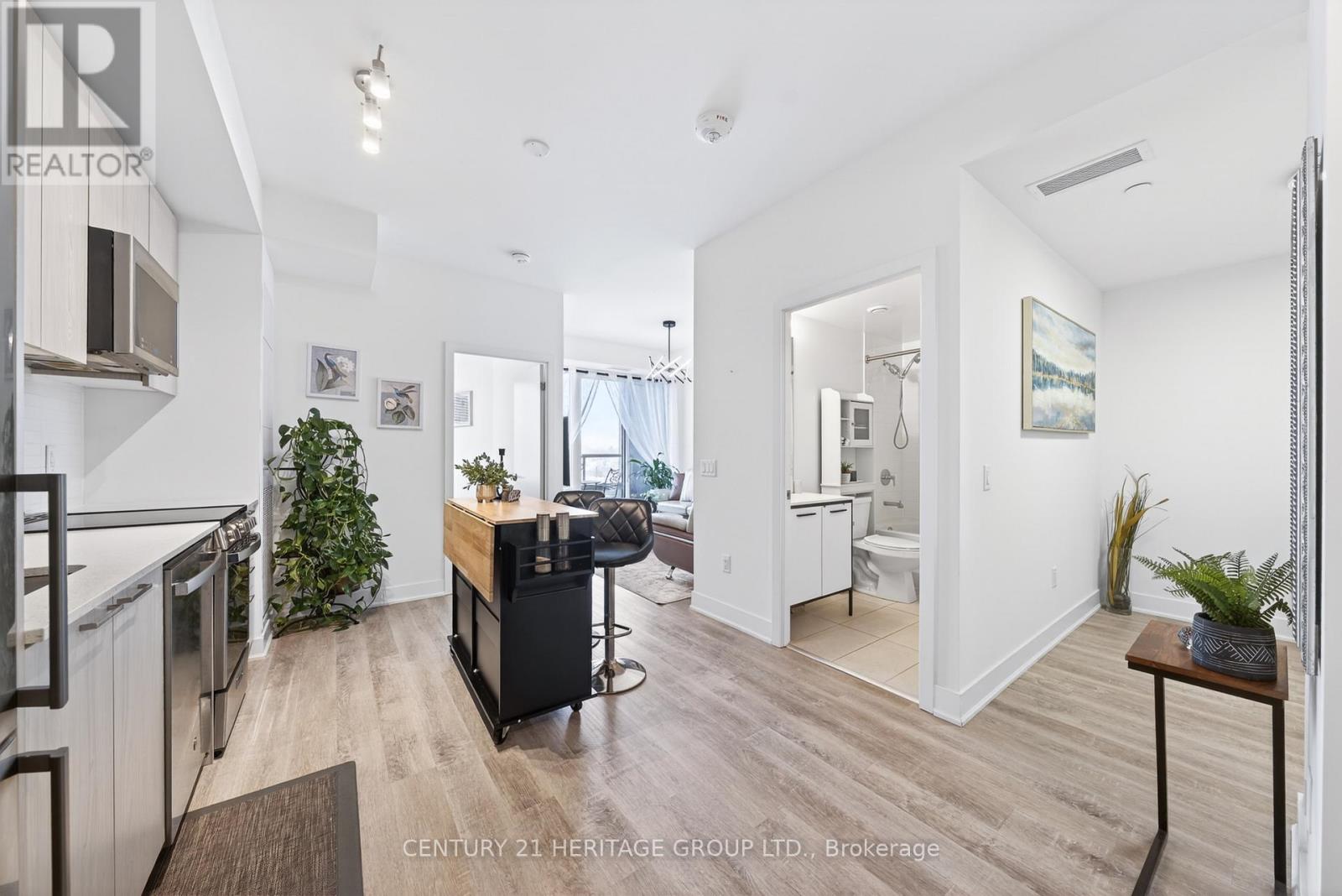 312 - 185 Deerfield Road, Newmarket, Ontario  L3Y 0G7 - Photo 9 - N12730536