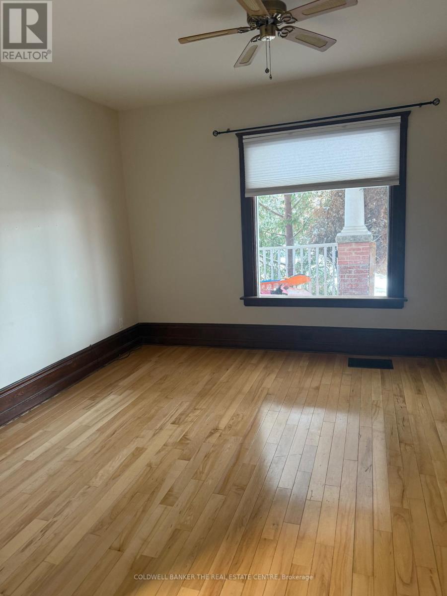 450 Botsford Street, Newmarket, Ontario  L3Y 1T1 - Photo 9 - N12525494