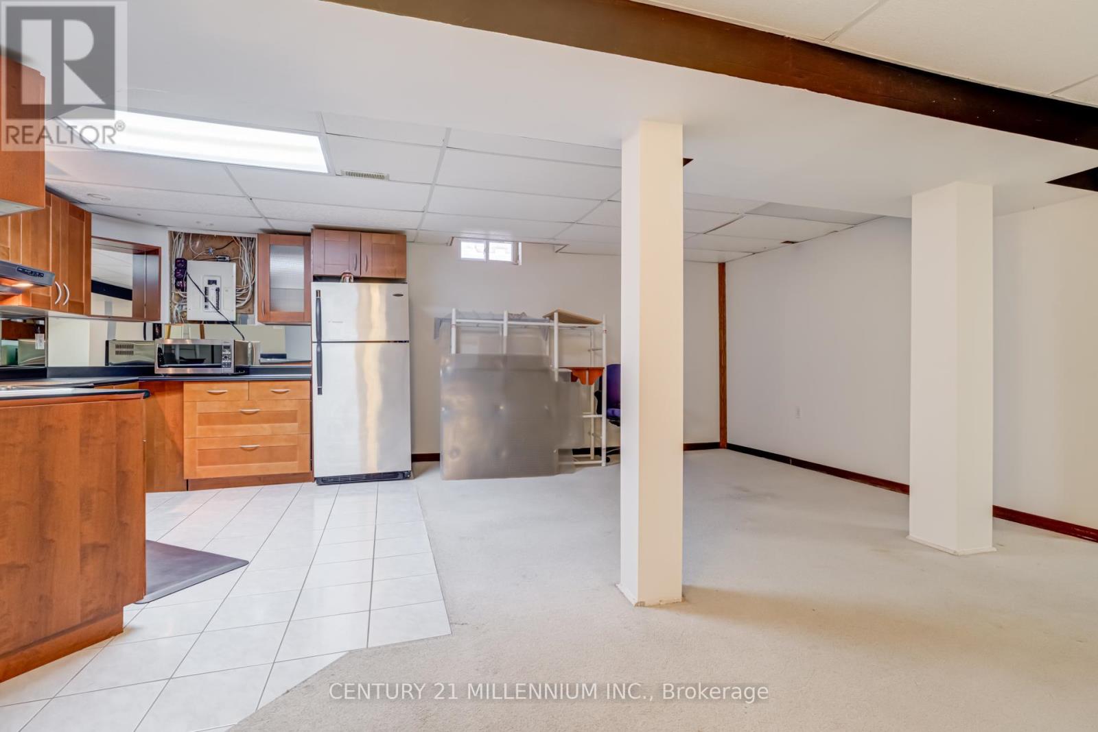 28 Tremblay Street, Brampton, Ontario  L6Z 4B7 - Photo 10 - W12730614