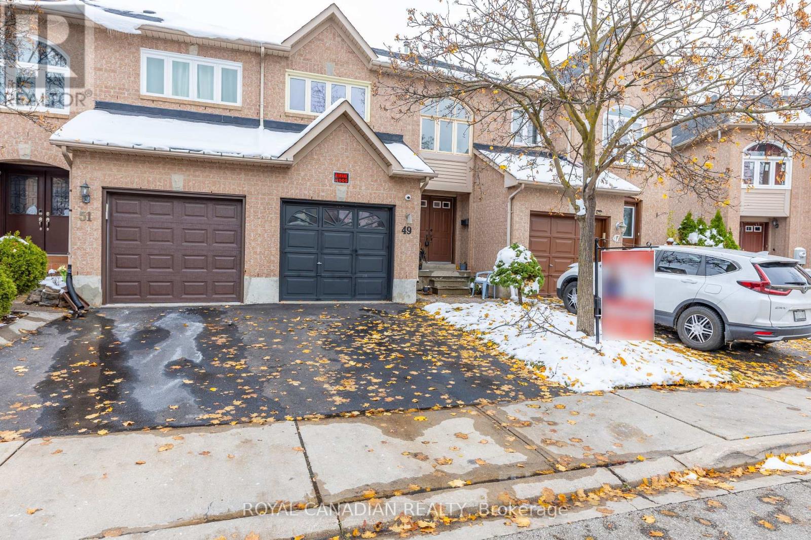 32 - 49 Goldenlight Circle, Brampton, Ontario  L6X 4N6 - Photo 2 - W12730640