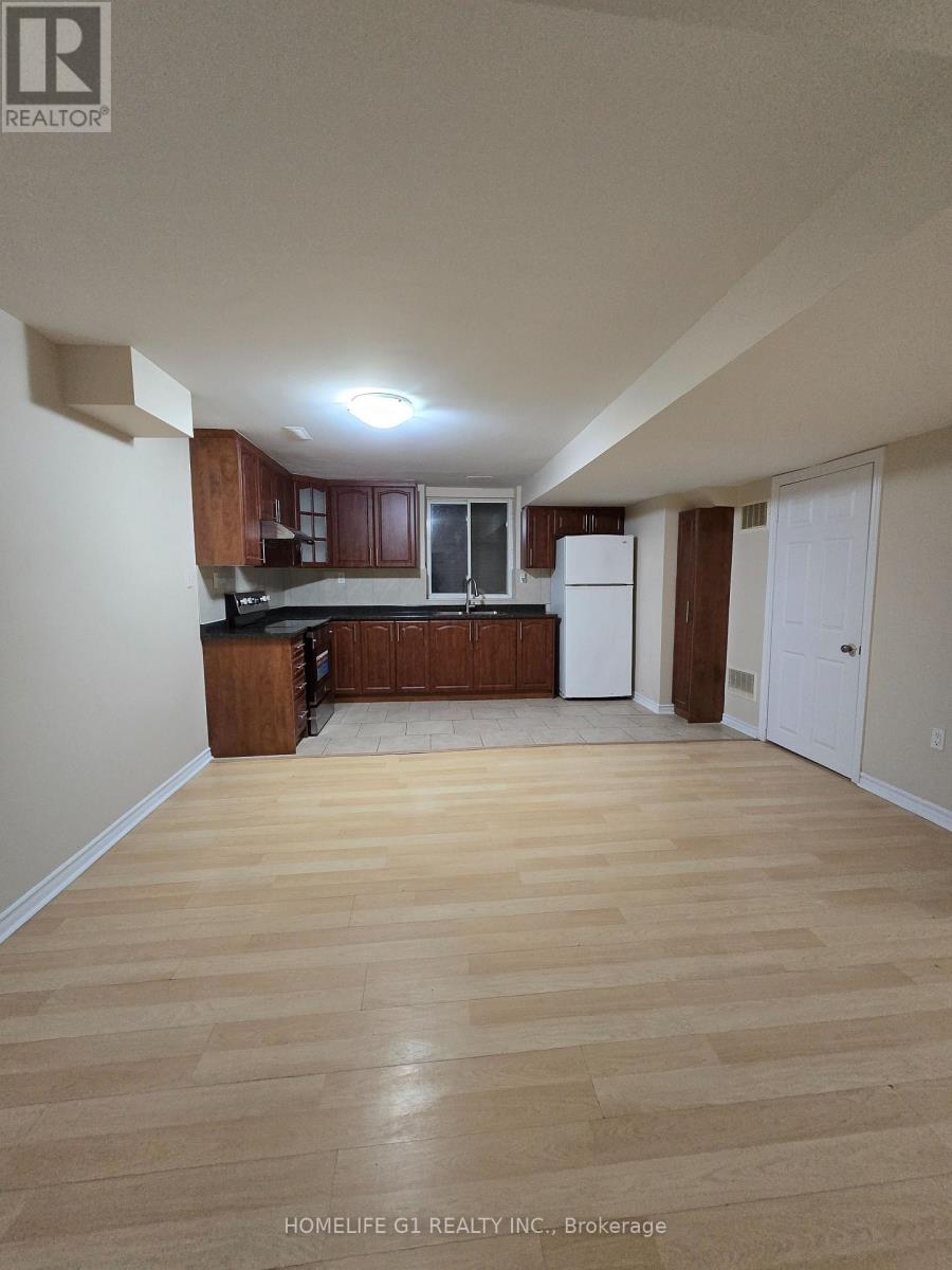 12 Fieldview Drive, Brampton, Ontario  L6P 2X7 - Photo 4 - W12730680