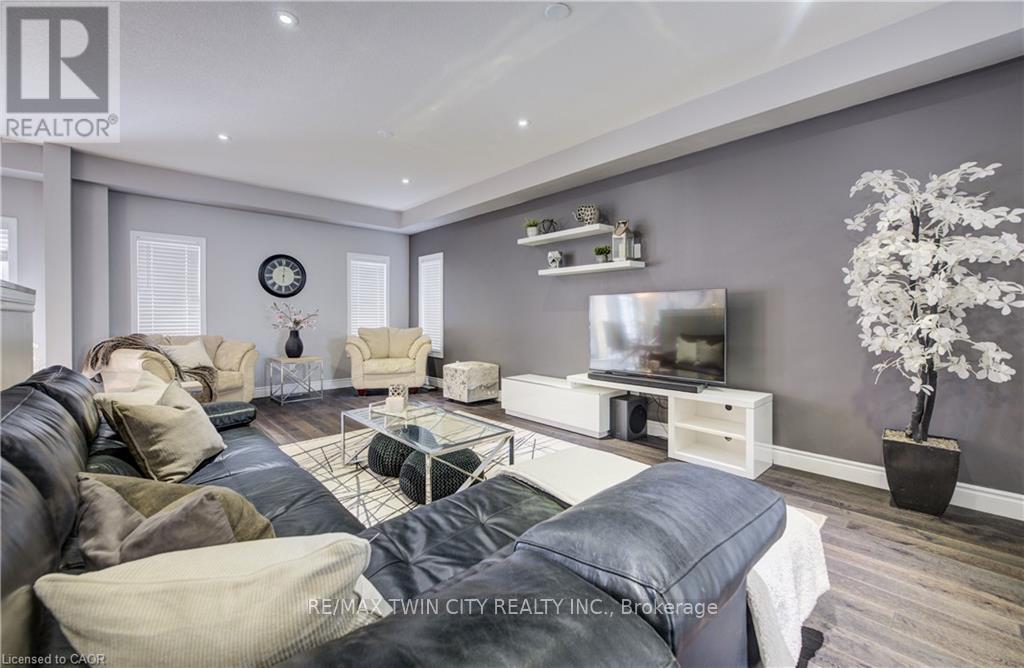 502 Woodbine Avenue, Kitchener, Ontario  N2R 0A6 - Photo 10 - X12730590