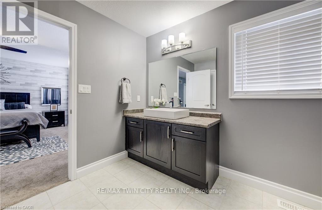 502 Woodbine Avenue, Kitchener, Ontario  N2R 0A6 - Photo 27 - X12730590