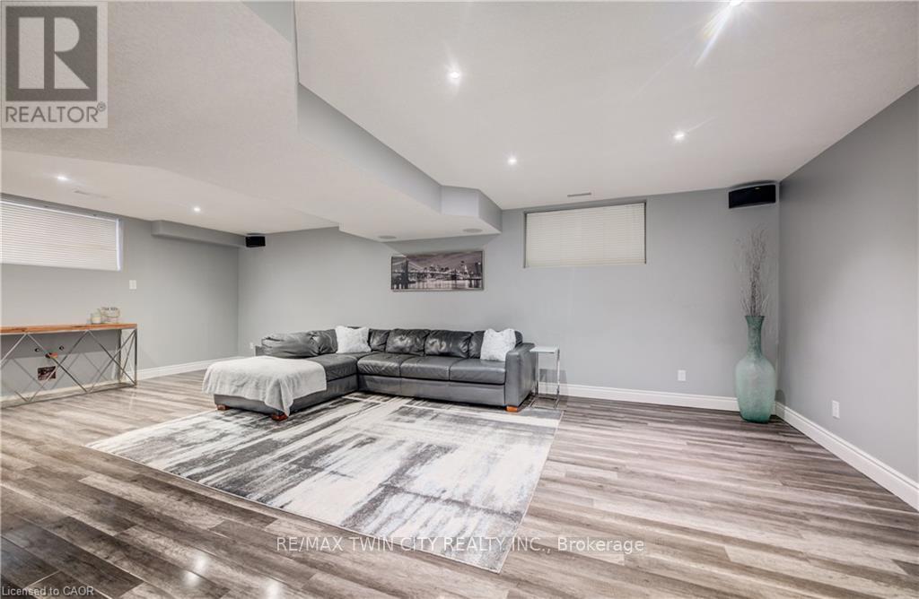 502 Woodbine Avenue, Kitchener, Ontario  N2R 0A6 - Photo 38 - X12730590