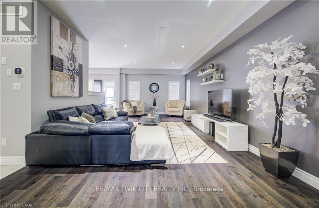 502 Woodbine Avenue, Kitchener, Ontario  N2R 0A6 - Photo 9 - X12730590