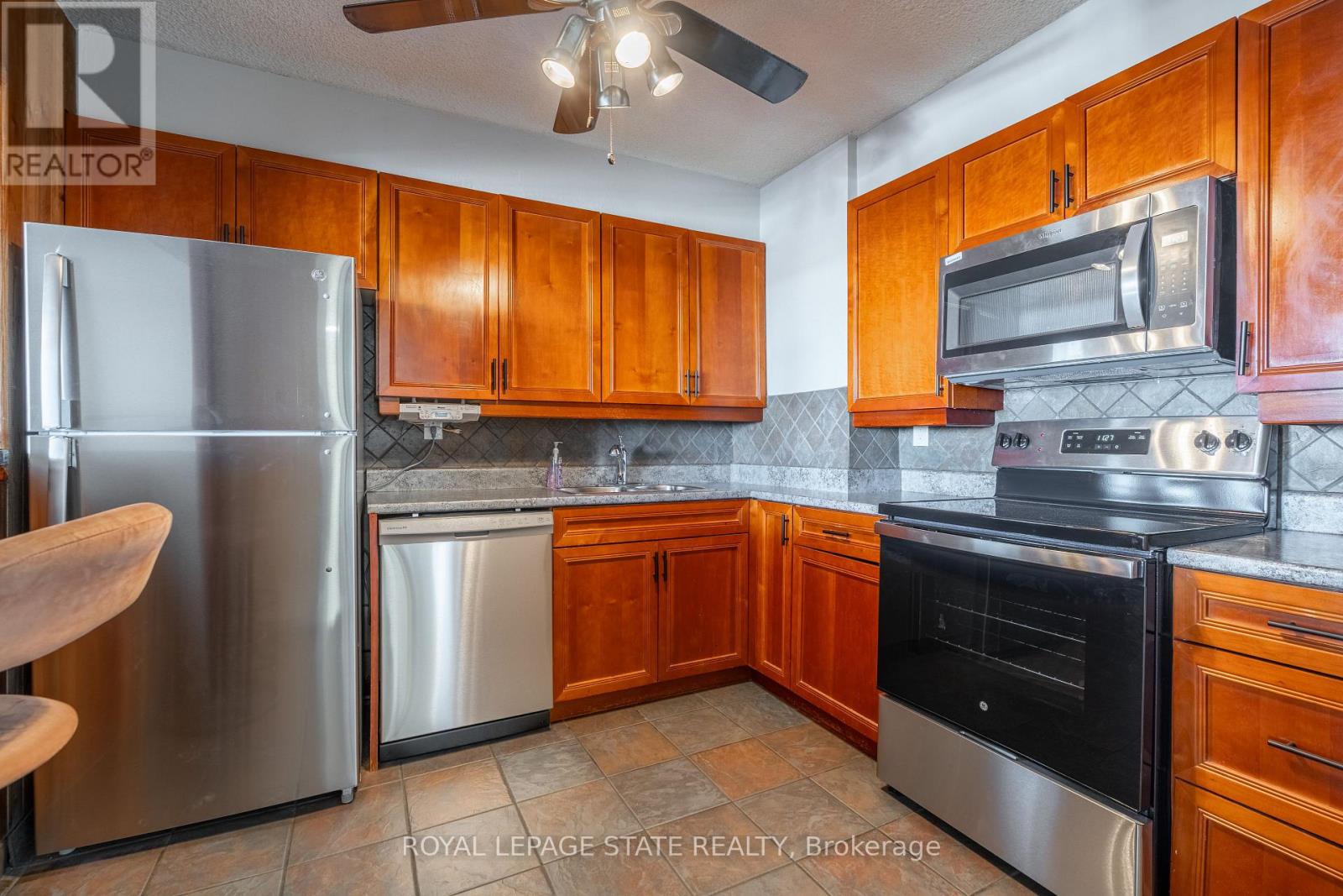 1218 - 500 Green Road, Hamilton, Ontario  L8E 3M6 - Photo 18 - X12730624