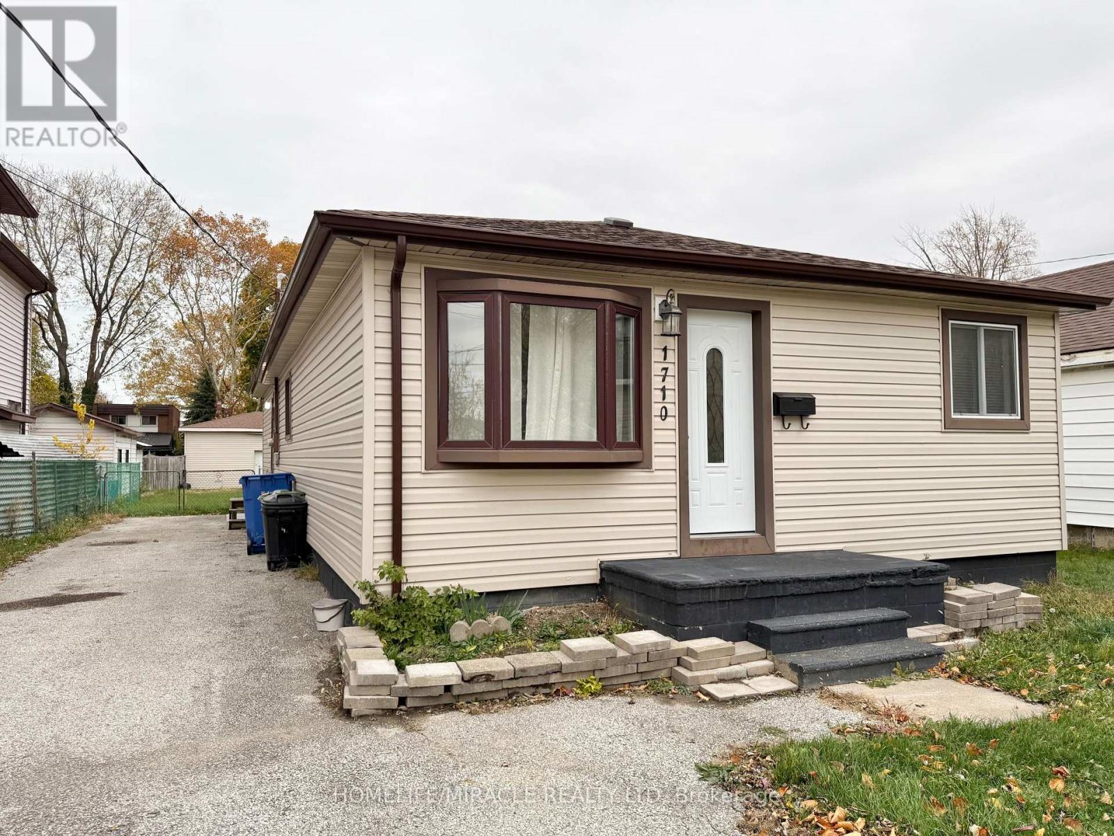 1710 Balfour Boulevard, Windsor, Ontario  N8T 2S1 - Photo 2 - X12730666