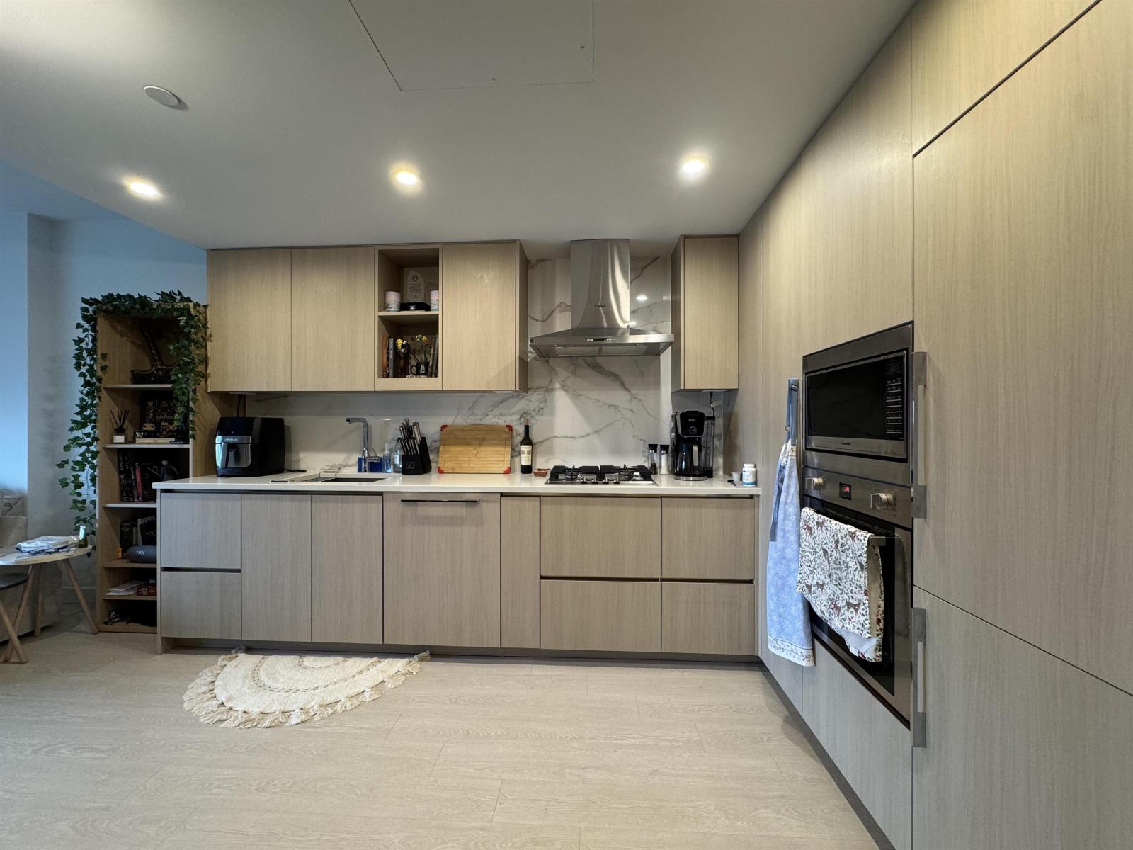 1410 13768 100 Avenue, Surrey, British Columbia  V3T 0V2 - Photo 2 - R3083011