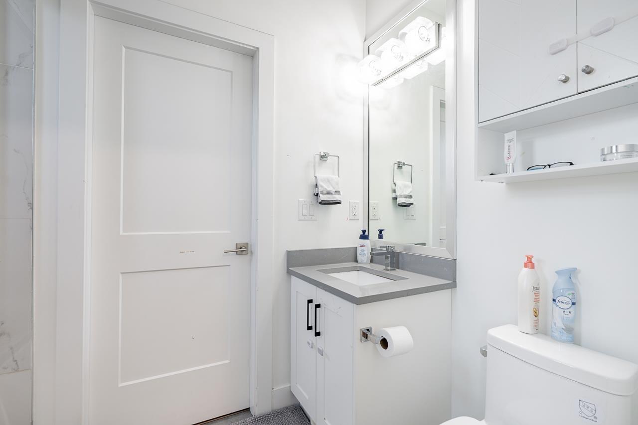 17825 E Barnston Drive Drive, Surrey, British Columbia  V4N 6T4 - Photo 20 - R3083181