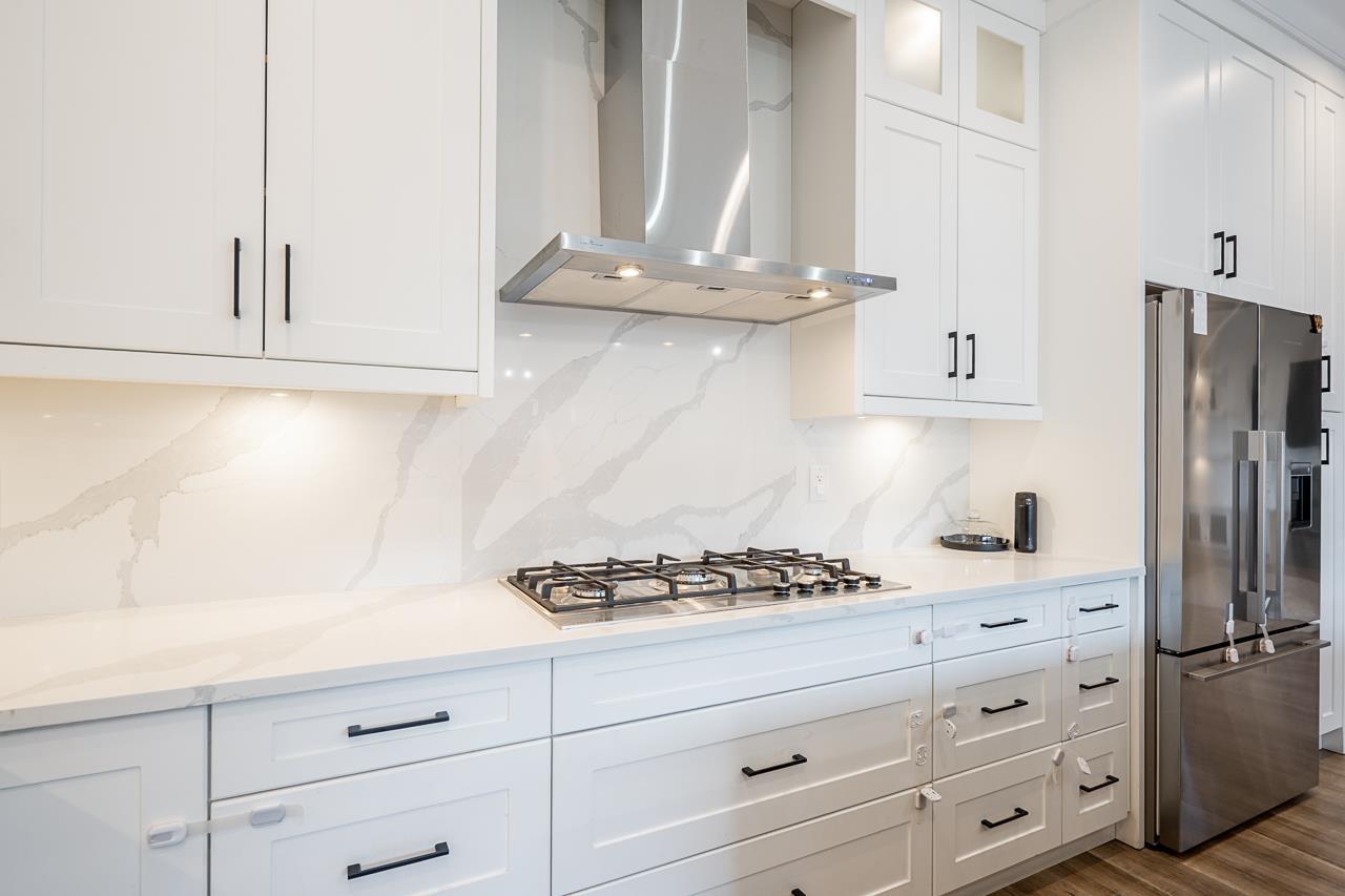 17825 E Barnston Drive Drive, Surrey, British Columbia  V4N 6T4 - Photo 8 - R3083181