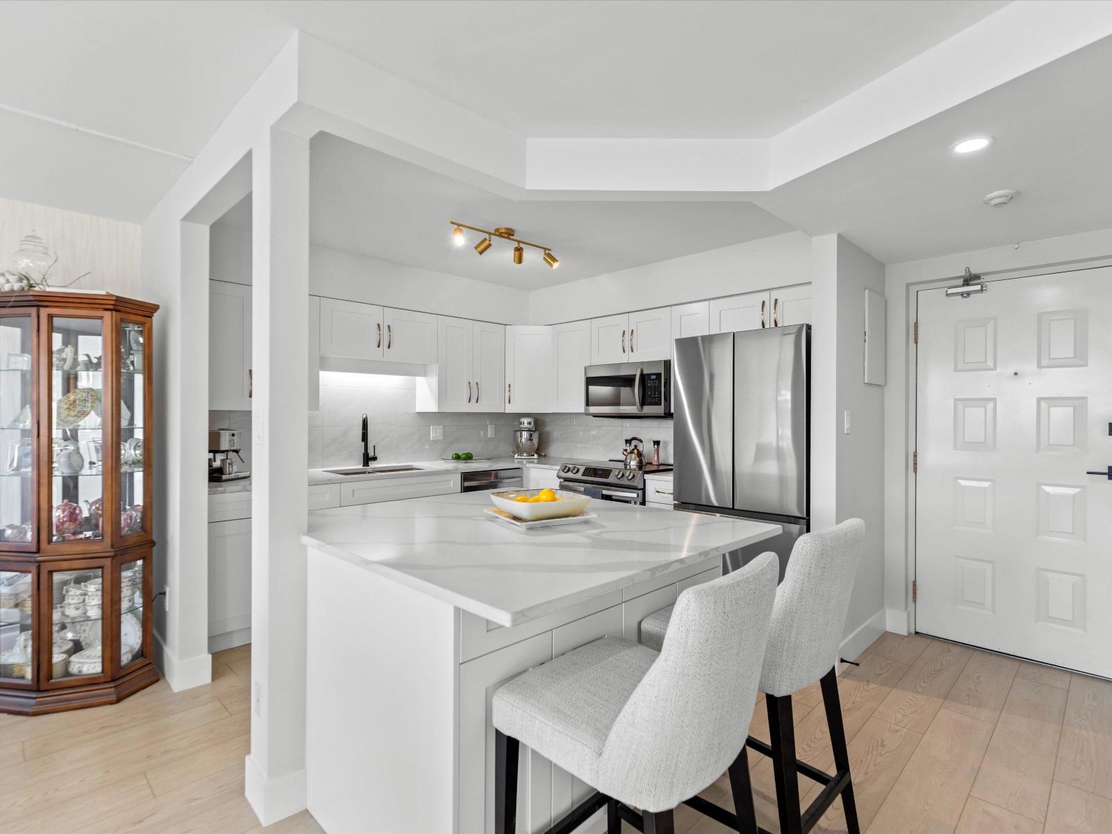 301 31955 Old Yale Road, Abbotsford, British Columbia  V2T 4N1 - Photo 11 - R3083216