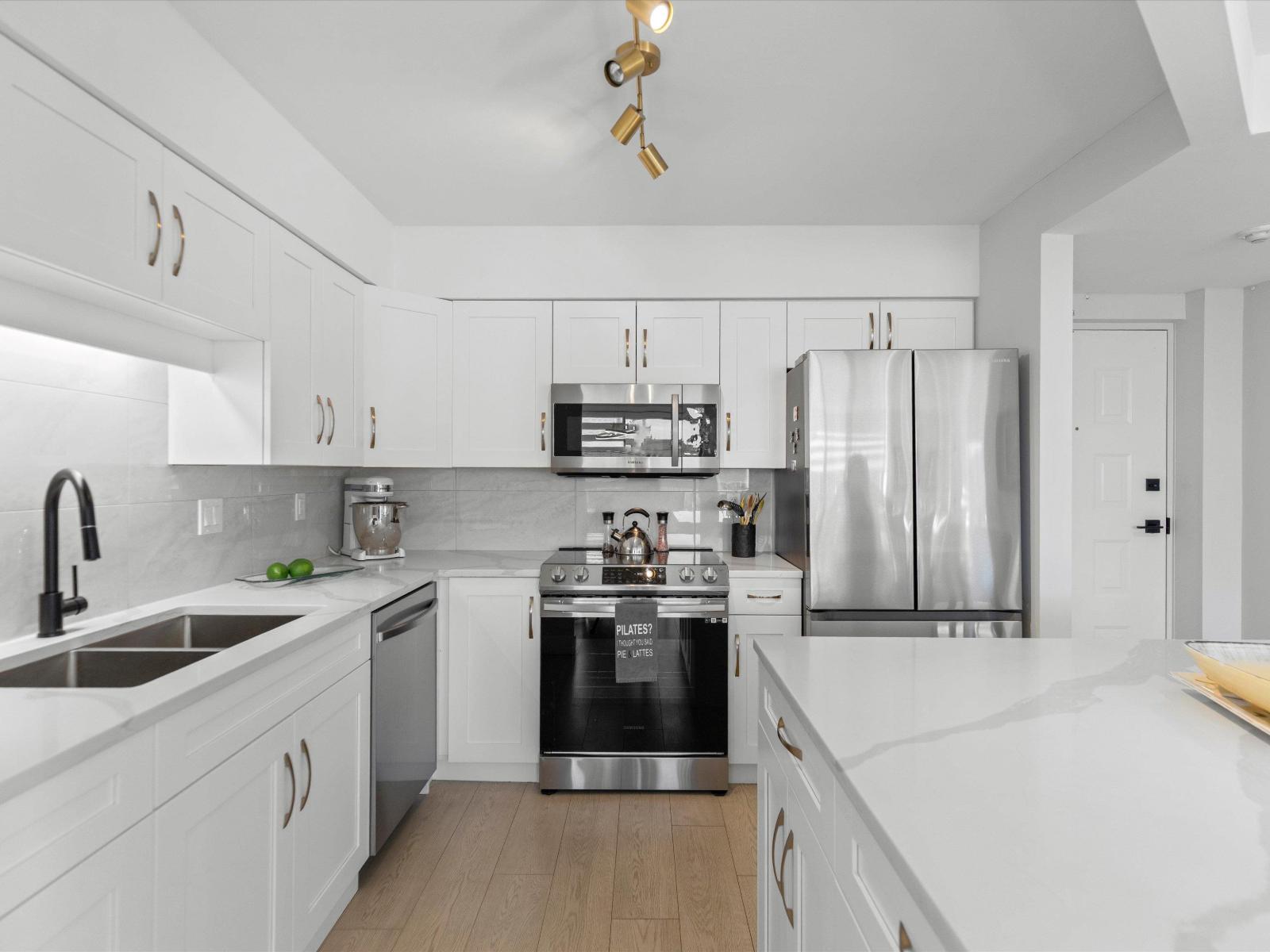 301 31955 Old Yale Road, Abbotsford, British Columbia  V2T 4N1 - Photo 13 - R3083216