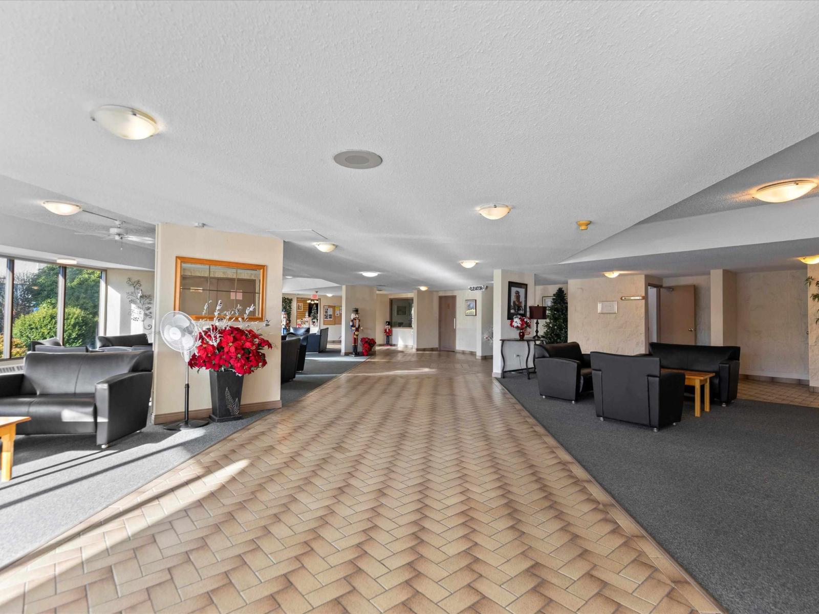 301 31955 Old Yale Road, Abbotsford, British Columbia  V2T 4N1 - Photo 4 - R3083216