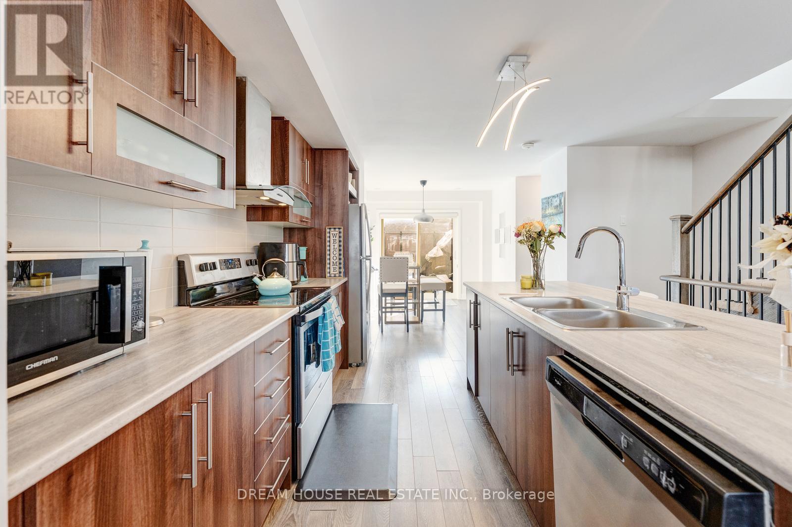 108 - 71 Donald Fleming Way, Whitby, Ontario  L1R 0N8 - Photo 11 - E12729676