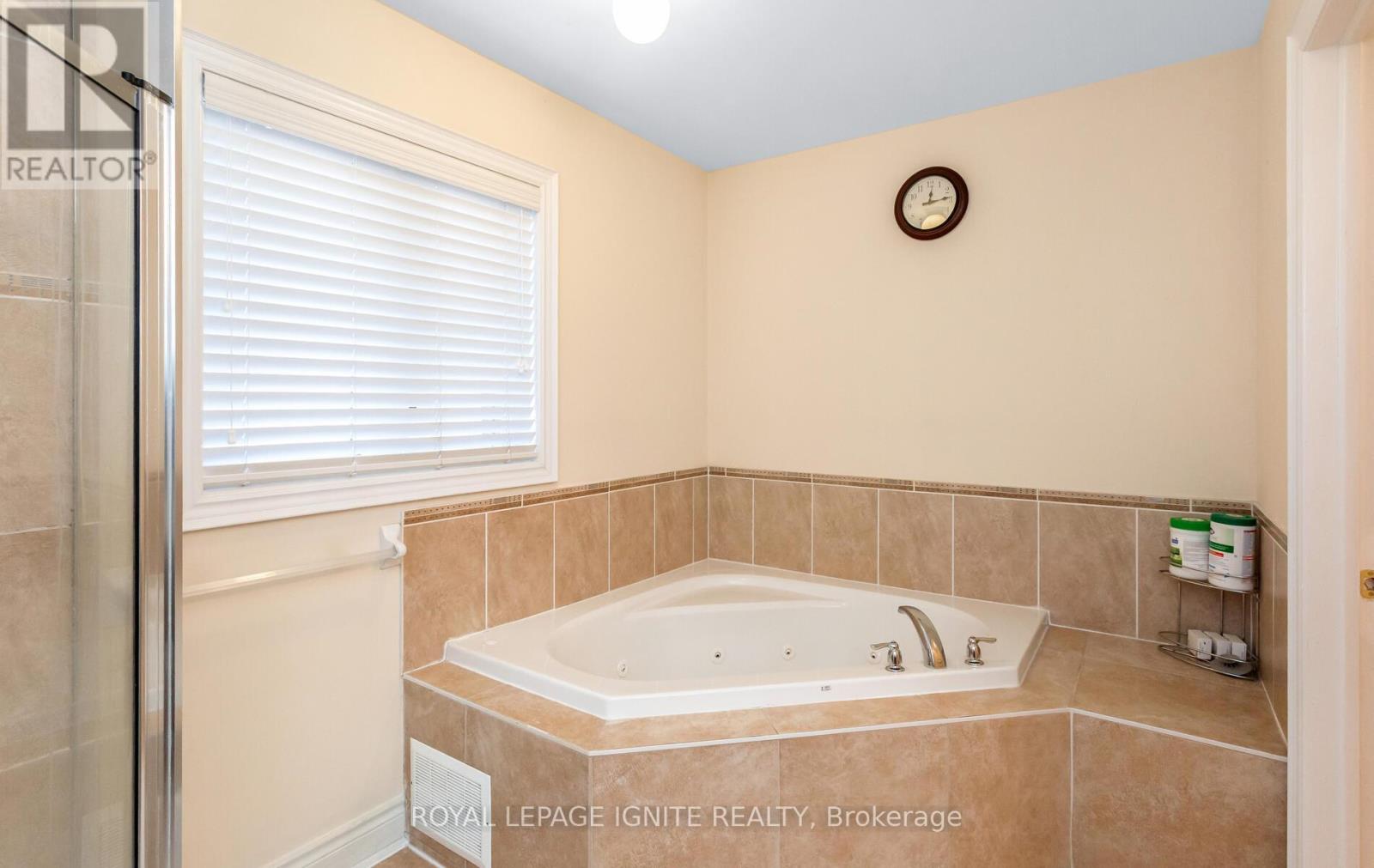 36 Valleyridge Crescent, Brampton, Ontario  L6P 2C8 - Photo 18 - W12677530