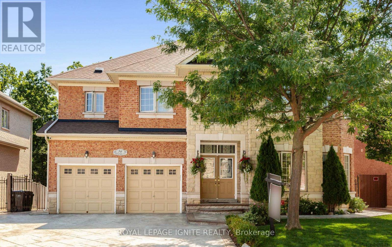 36 Valleyridge Crescent, Brampton, Ontario  L6P 2C8 - Photo 2 - W12677530
