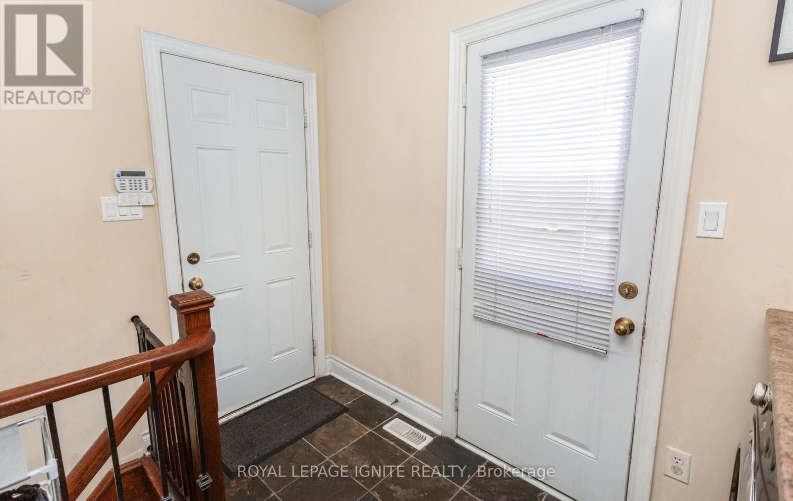 36 Valleyridge Crescent, Brampton, Ontario  L6P 2C8 - Photo 28 - W12677530