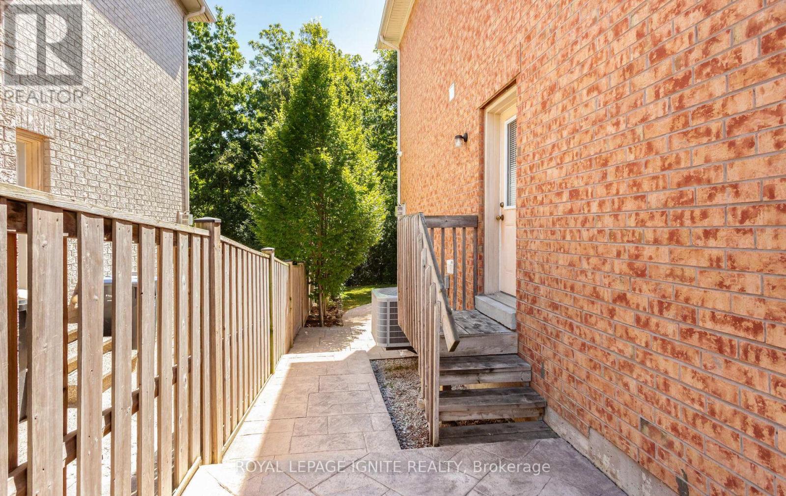 36 Valleyridge Crescent, Brampton, Ontario  L6P 2C8 - Photo 45 - W12677530