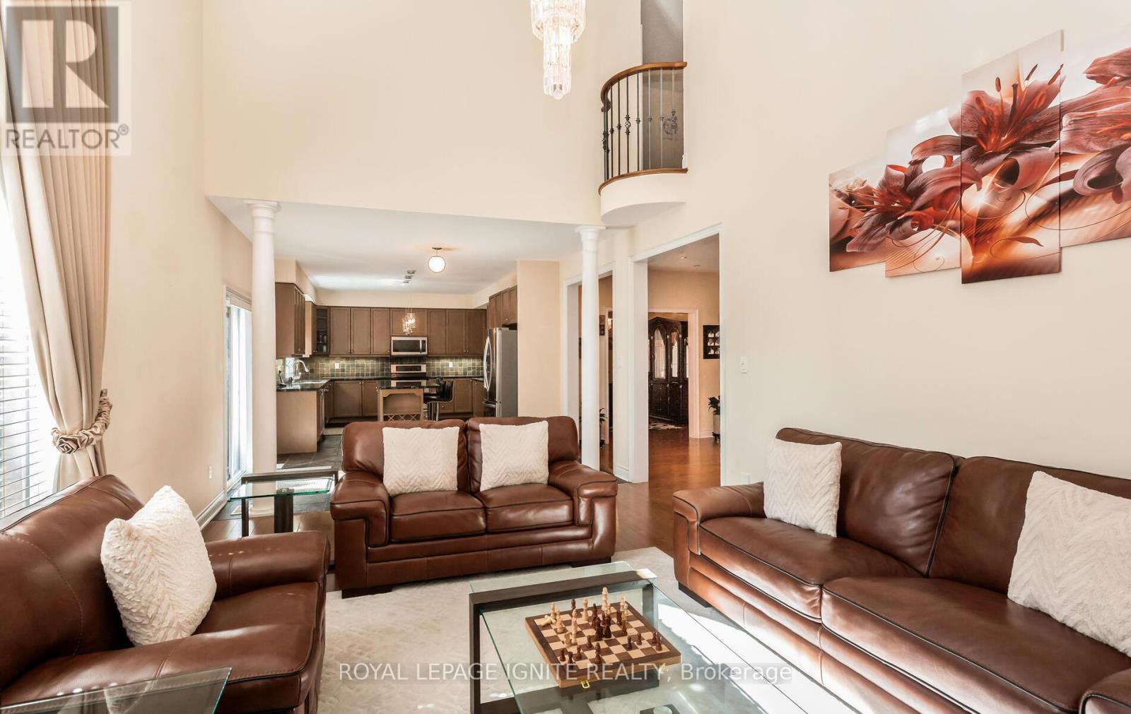 36 Valleyridge Crescent, Brampton, Ontario  L6P 2C8 - Photo 5 - W12677530