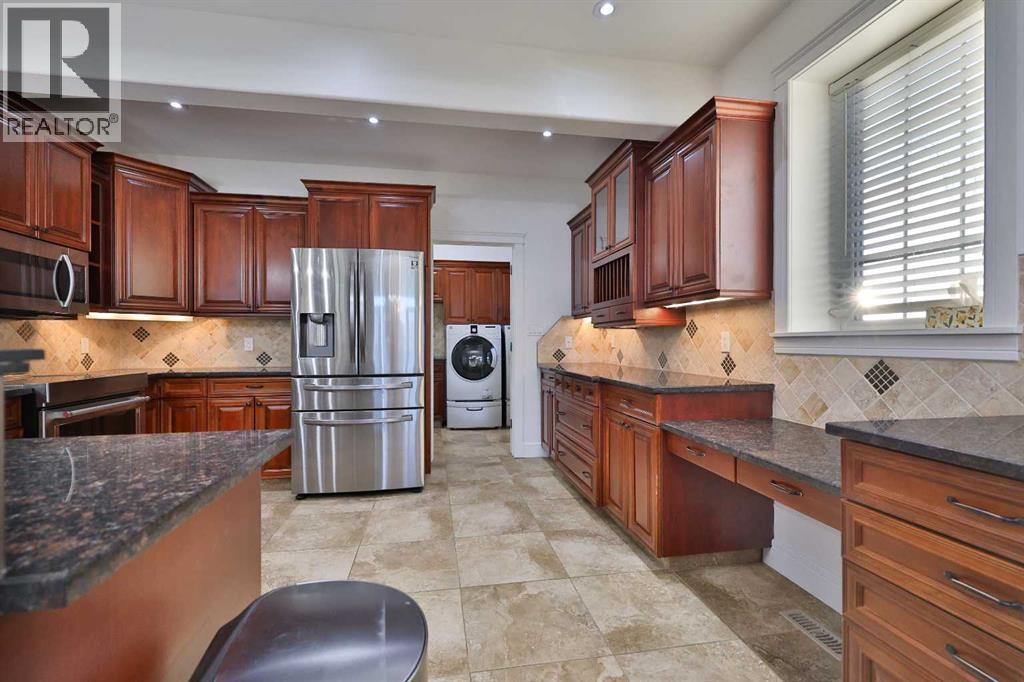 213 E 350 S, Raymond, Alberta  T0K 2S0 - Photo 11 - A2281456