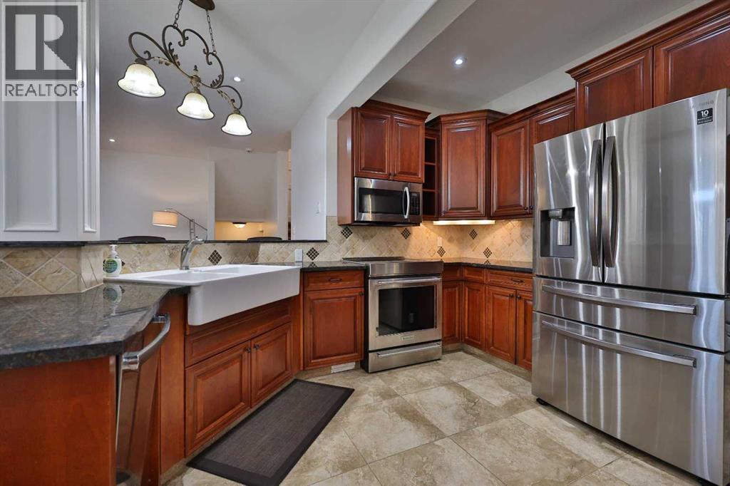 213 E 350 S, Raymond, Alberta  T0K 2S0 - Photo 9 - A2281456