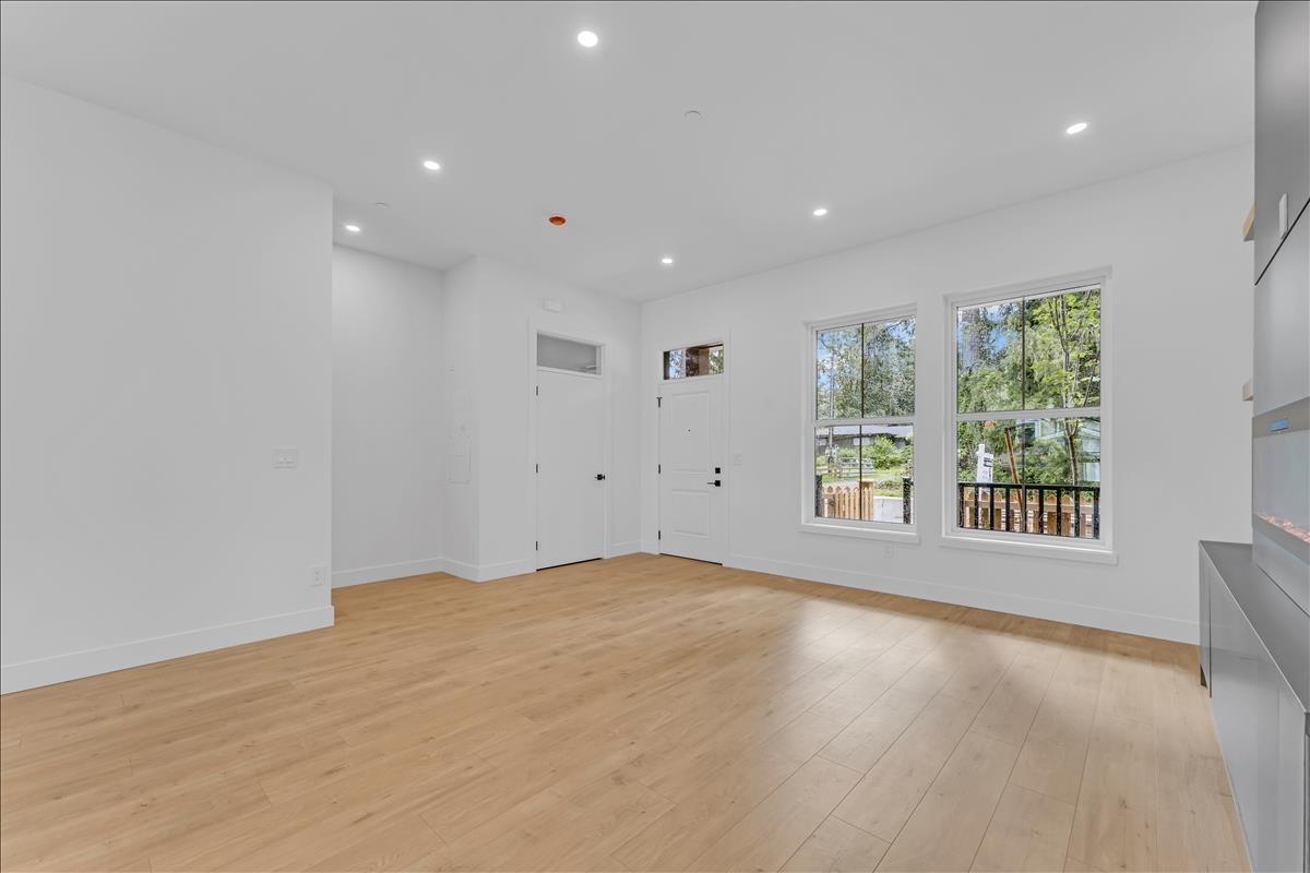 20487 74b Avenue, Langley, British Columbia  V2Y 1V5 - Photo 9 - R3083081