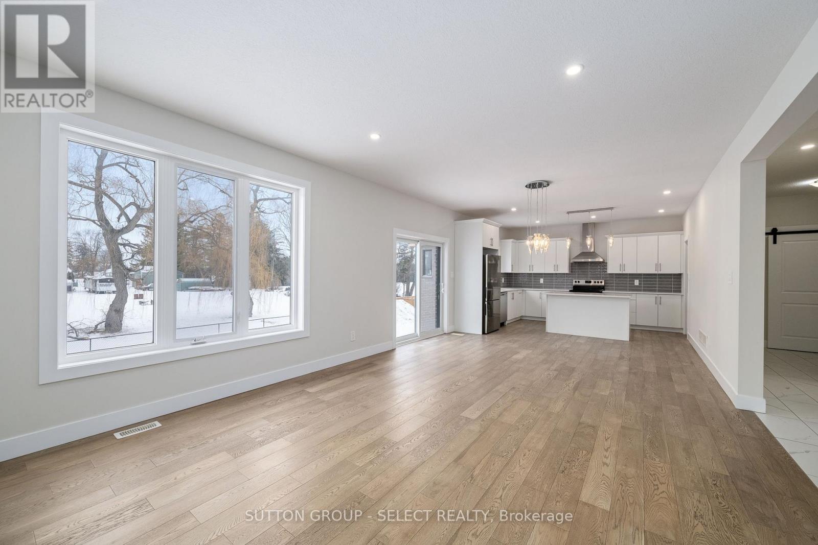 70 Royal Crescent, Southwold, Ontario  N5P 3T2 - Photo 17 - X12730718