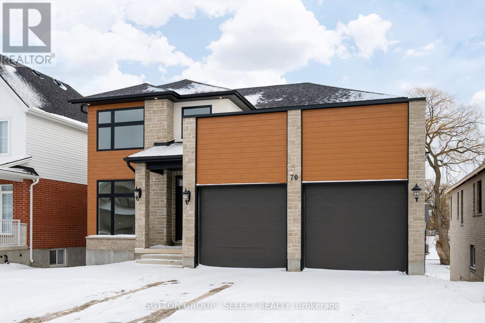 70 Royal Crescent, Southwold, Ontario  N5P 3T2 - Photo 2 - X12730718