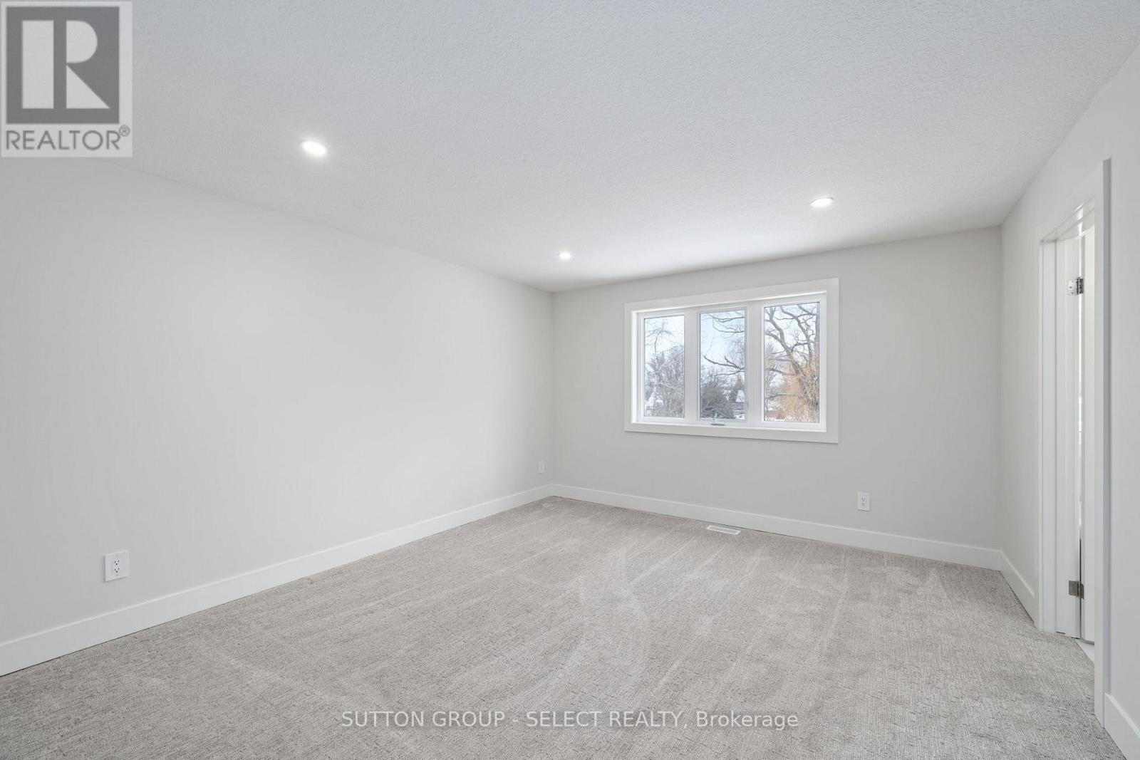 70 Royal Crescent, Southwold, Ontario  N5P 3T2 - Photo 22 - X12730718