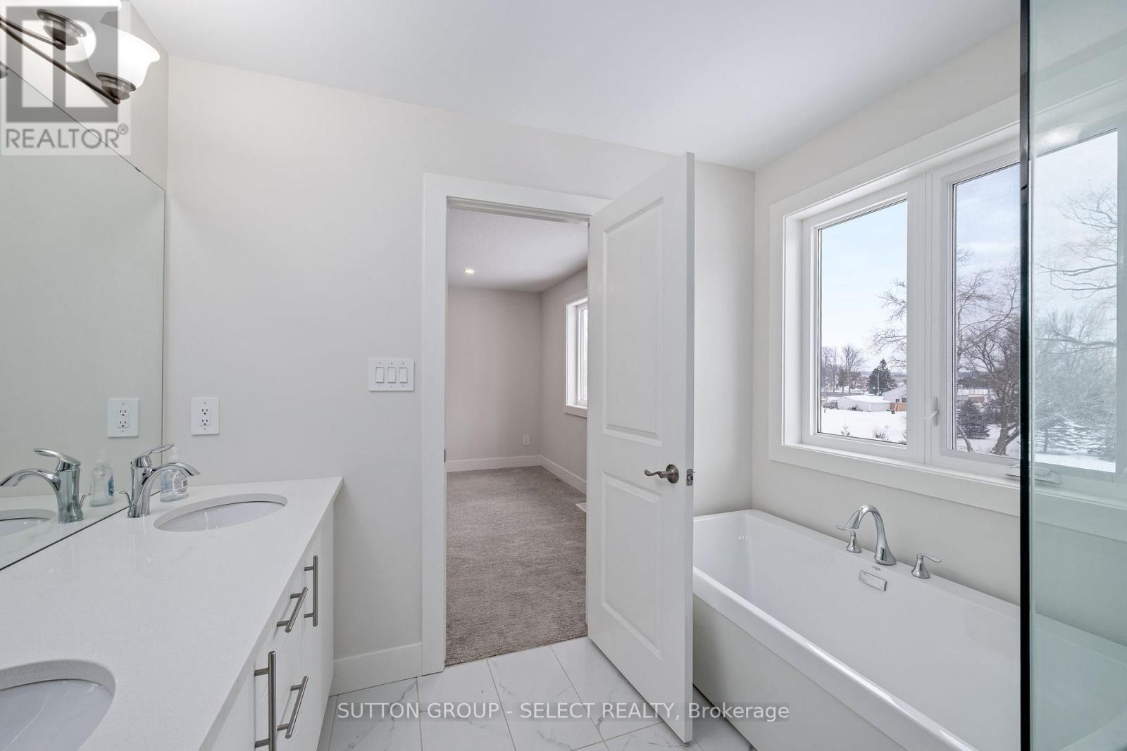 70 Royal Crescent, Southwold, Ontario  N5P 3T2 - Photo 25 - X12730718